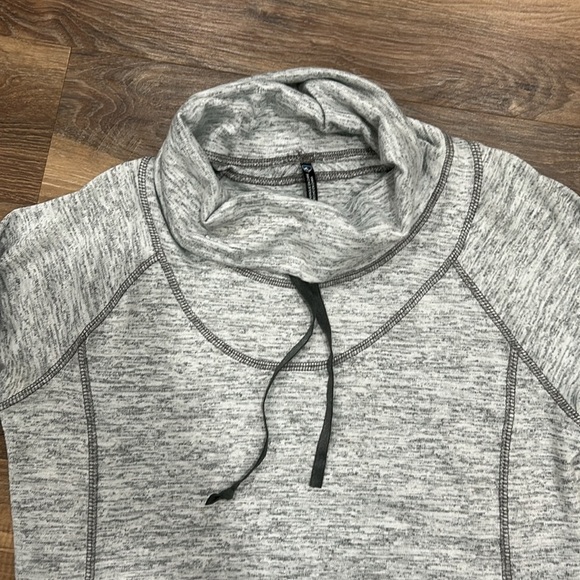 Kuhl Lea Women’s Pullover cowl neck hoodie Large Gray RN# 108846 - Picture 2 of 16